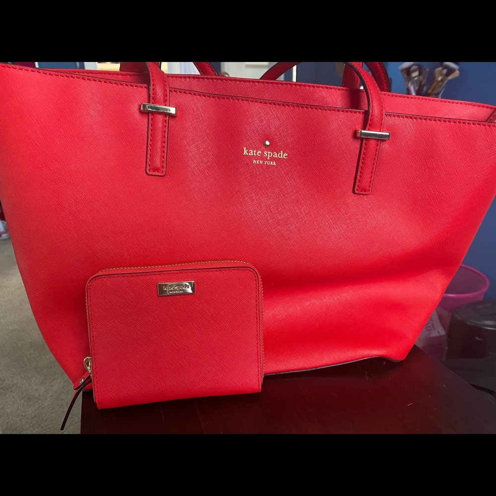 Kate Spade Tote w/ Matching Wallet